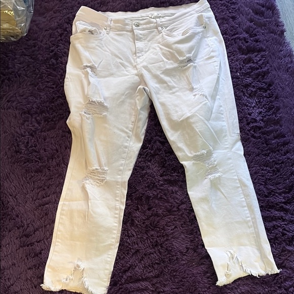 VENUS White Straight Leg Jeans Distressed Style - Picture 1 of 4